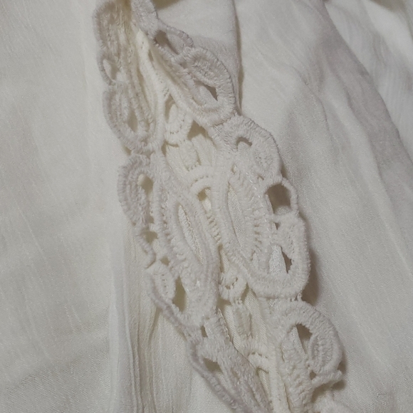 3x white wide leg pants with lace on the side nwt - Picture 4 of 4